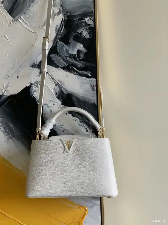 CAPUCINES LOUIS PM VUITTON 0619